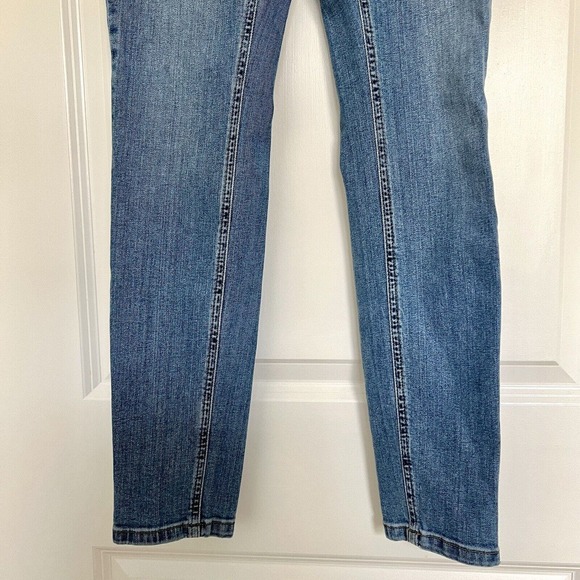 Boden The Soho Skinny Distressed Midrise Jeans Size 6 UK 2 US Regular Med Wash - Picture 3 of 13